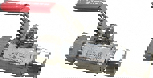 2-Way Manual Ball Valve: 1/2